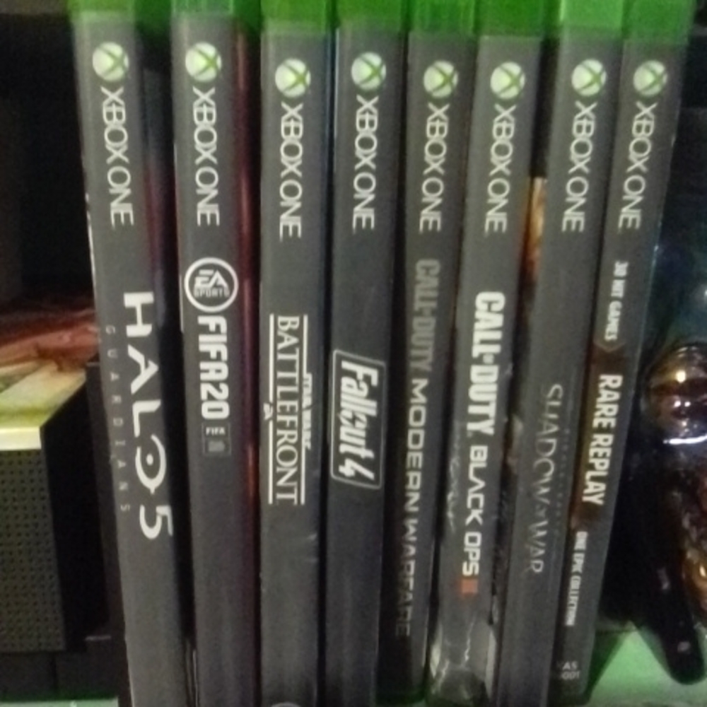 Xbox 1 8 games 1 controller wires